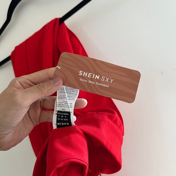 SHEIN Vibrant Red Cropped Pants - Picture 3 of 5